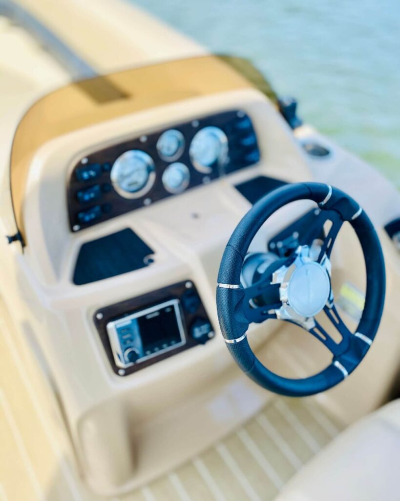 Boat helm