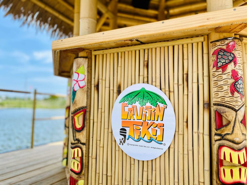Cruisin Tikis bar